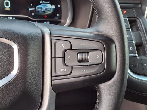 Used 2024 GMC Yukon SLE image 31