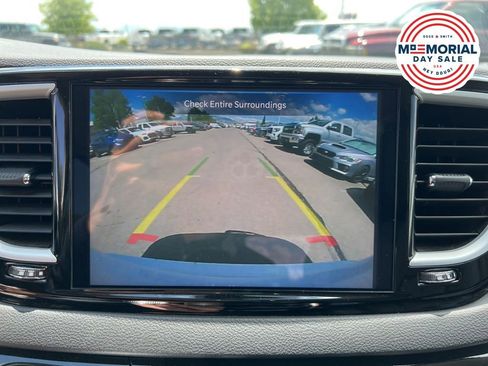 Used 2024 Chrysler Pacifica Touring-L FWD image 16