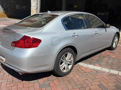 Used 2015 INFINITI Q40 AWD w/ Navigation Package image 3