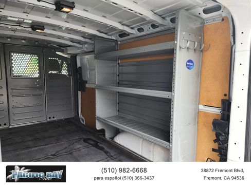 Used 2020 Nissan NV 2500 SV image 18