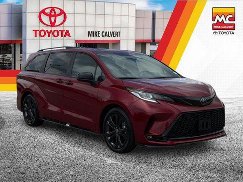 Certified 2026 Toyota Sienna XSE FWD image 7