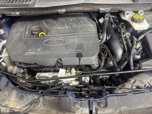 Certified 2018 Ford Escape SE w/ SE Sync 3 Package AWD/4WD image 10