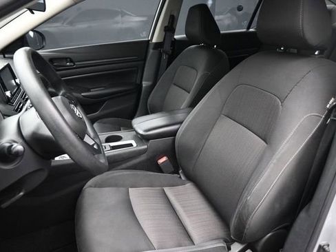 Used 2024 Nissan Altima 2.5 S FWD image 13