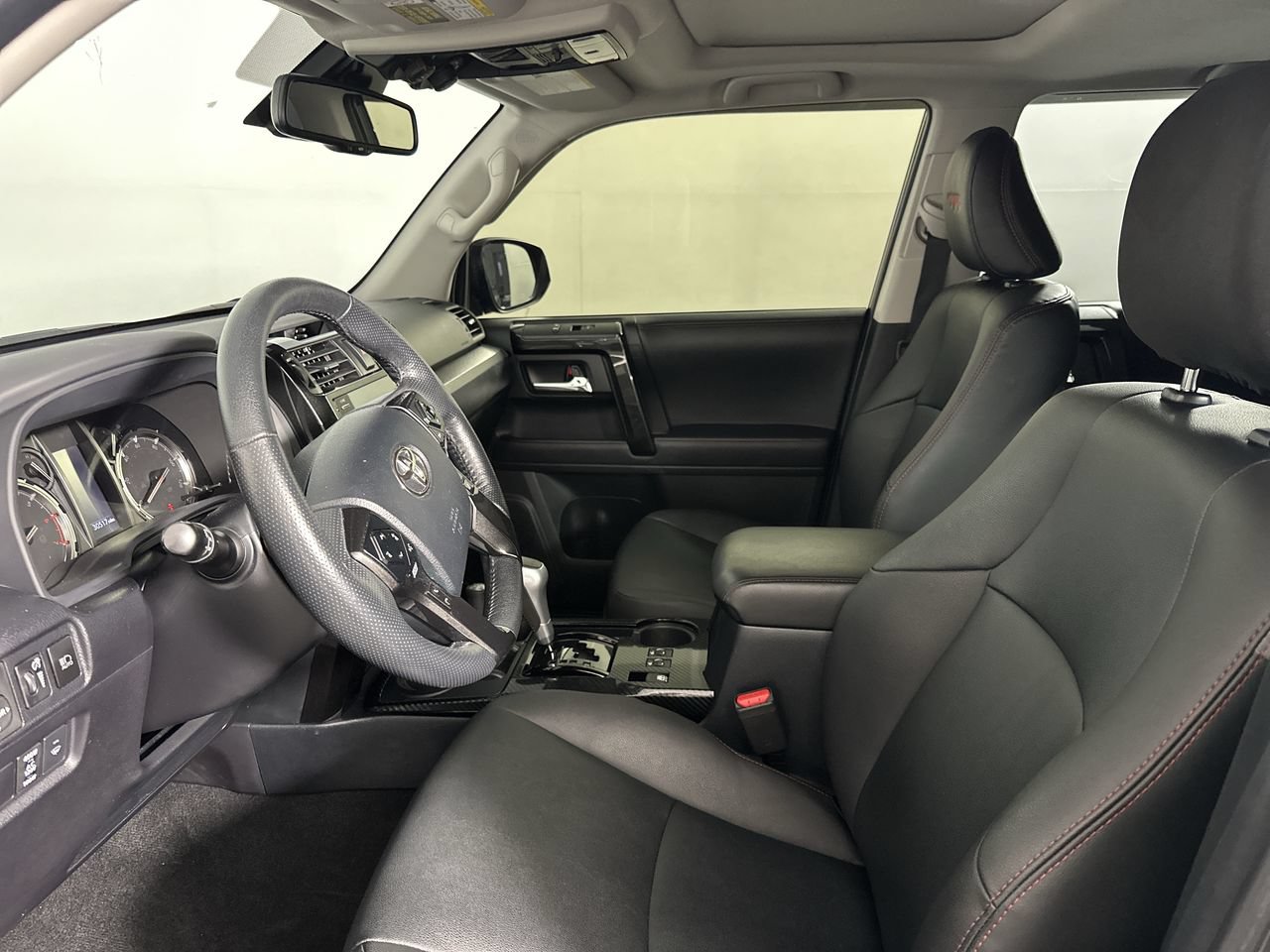 Used 2024 Toyota 4Runner TRD Off-Road Premium w/ Moonroof Package AWD/4WD image 2