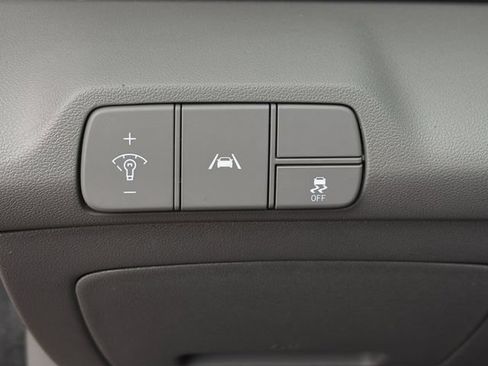 Used 2023 Hyundai Elantra SEL FWD image 5
