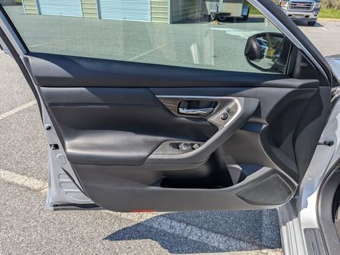 Used 2015 Nissan Altima 3.5 SL image 23