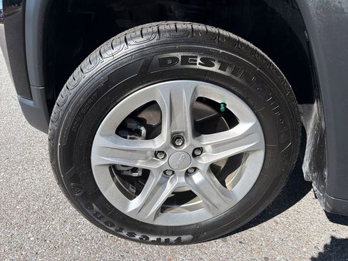 Used 2023 Jeep Compass Latitude w/ Sun and Sound Group image 41