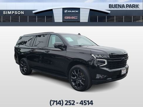 Used 2023 Chevrolet Suburban RST w/ Luxury Package AWD/4WD image 2
