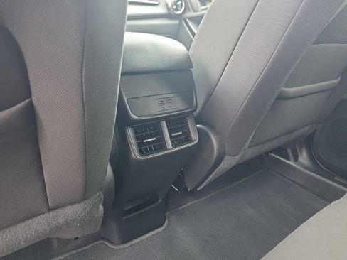 Used 2025 Chevrolet Equinox LT w/ Safety and Technology Package AWD/4WD image 12