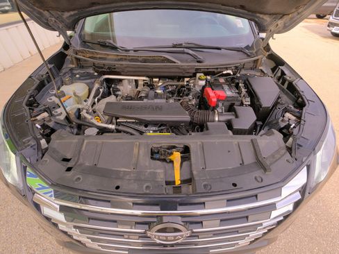 Used 2024 Nissan Rogue S image 43