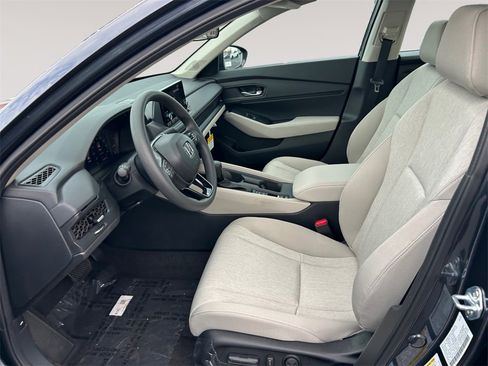 New 2025 Honda Accord SE image 9