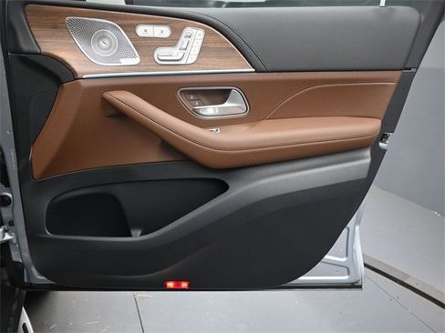New 2026 Mercedes-Benz GLS 450 4MATIC image 31
