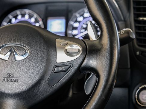 Used 2015 INFINITI QX70 2WD w/ Premium Package image 20