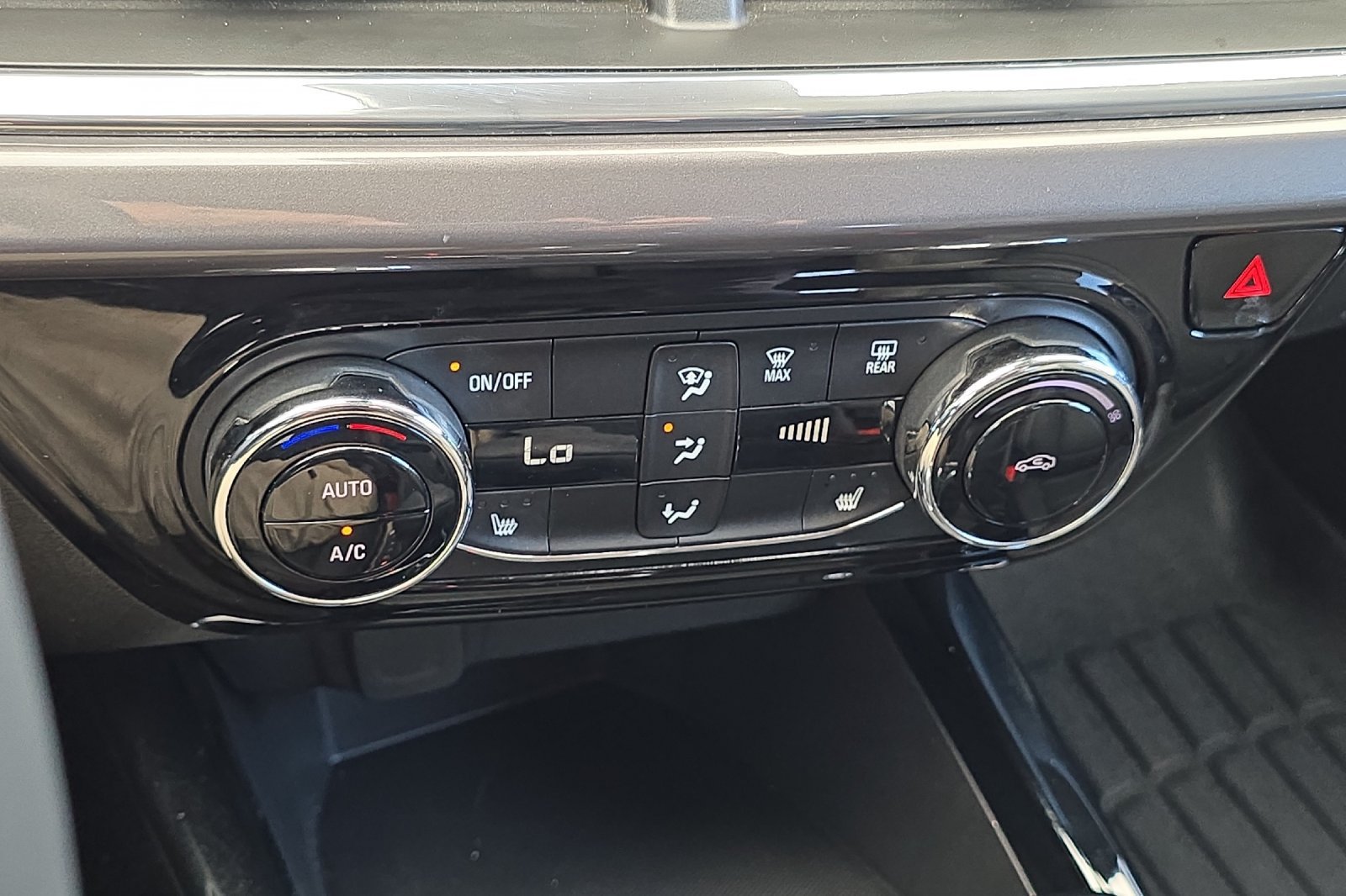 Used 2025 Chevrolet Trax ACTIV w/ Driver Confidence Package FWD image 20