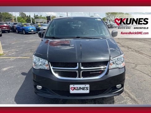 Used 2017 Dodge Grand Caravan SXT FWD image 13