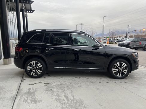 Certified 2025 Mercedes-Benz GLB 250 4MATIC image 4