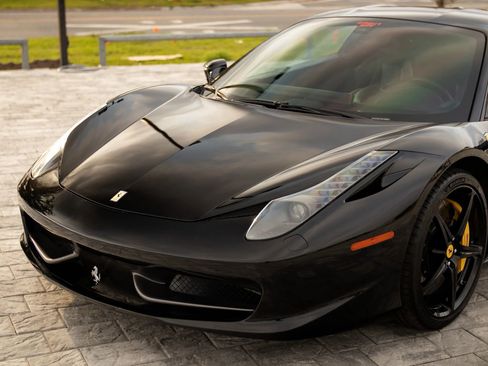 Used 2010 Ferrari 458 Italia Coupe RWD image 8
