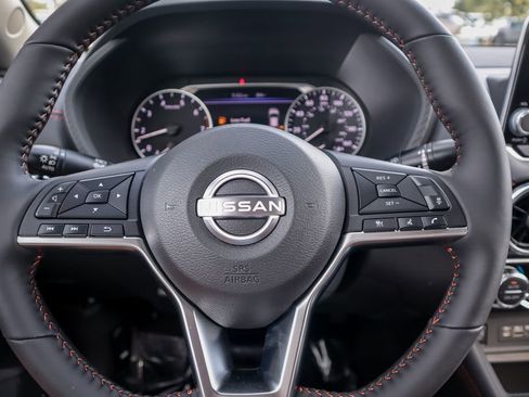 New 2025 Nissan Sentra SR w/ SR Premium Package FWD image 8