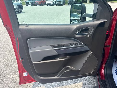 Used 2021 Chevrolet Colorado Z71 w/ Safety Package AWD/4WD image 35