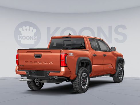 Used 2025 Toyota Tacoma TRD Off-Road w/ TRD Off Road Upgrade Package AWD/4WD image 2