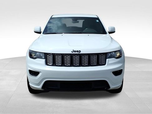 Used 2022 Jeep Grand Cherokee Laredo X AWD/4WD image 2