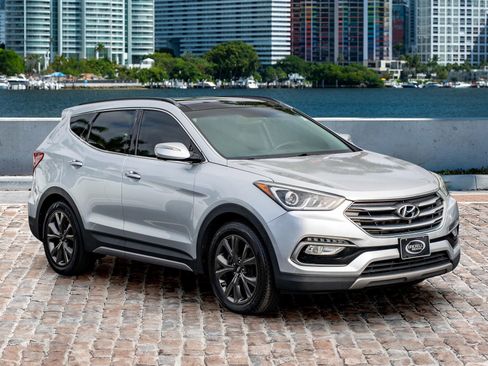 Used 2018 Hyundai Santa Fe Sport image 3