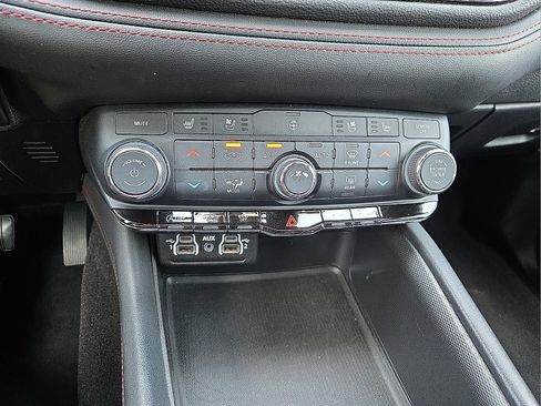 Used 2024 Dodge Durango GT AWD/4WD image 17