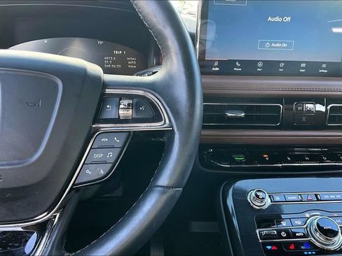 Used 2022 Lincoln Nautilus Reserve AWD/4WD image 19