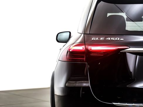 Certified 2025 Mercedes-Benz GLE 450e 4MATIC image 17