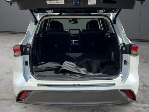 Used 2023 Toyota Highlander Limited AWD/4WD image 42