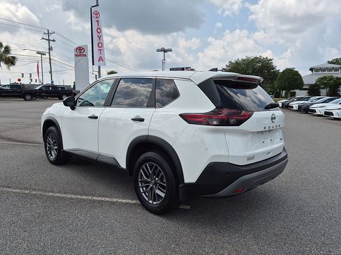 Used 2023 Nissan Rogue S AWD/4WD image 5
