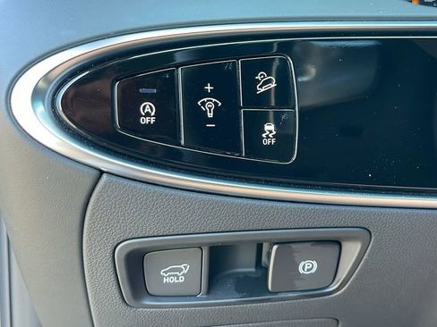 Used 2025 Genesis GV70 2.5T w/ Select Package image 25