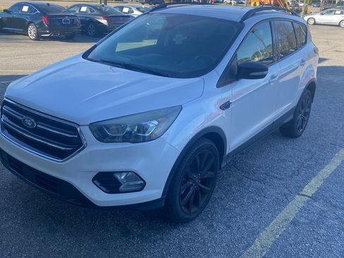 Used 2017 Ford Escape Titanium image 1