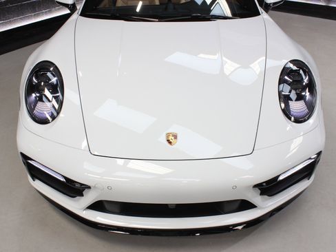 Used 2022 Porsche 911 Carrera S image 11