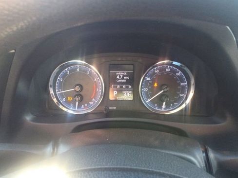 Used 2018 Toyota Corolla LE image 31