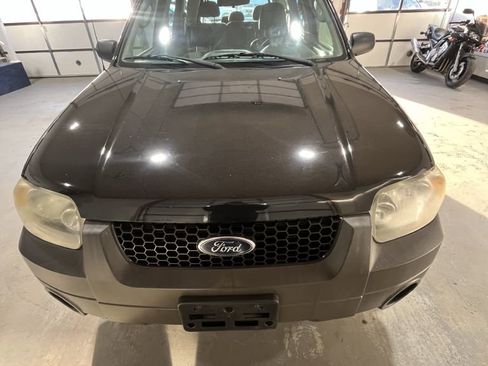 Used 2007 Ford Escape XLS image 3