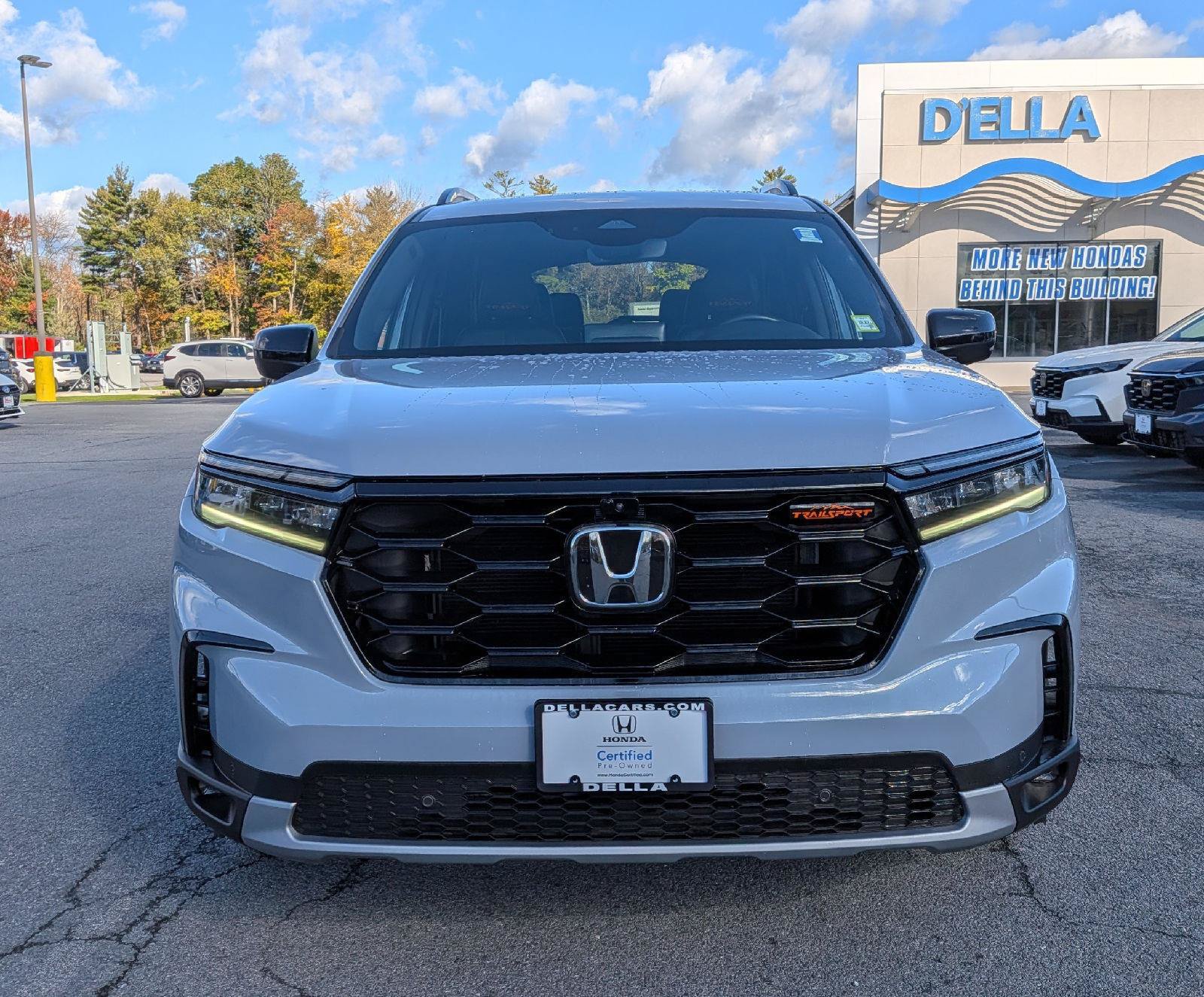 Certified 2025 Honda Pilot TrailSport image 2