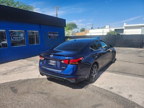 Used 2023 Nissan Altima 2.0 SR FWD image 11