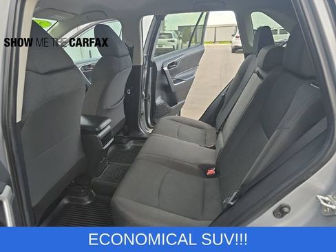 Used 2020 Toyota RAV4 LE AWD/4WD image 11
