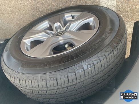 Used 2025 Toyota RAV4 XLE image 31