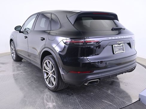 Used 2019 Porsche Cayenne E-Hybrid image 3
