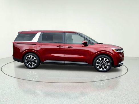 Used 2022 Kia Carnival EX FWD image 7