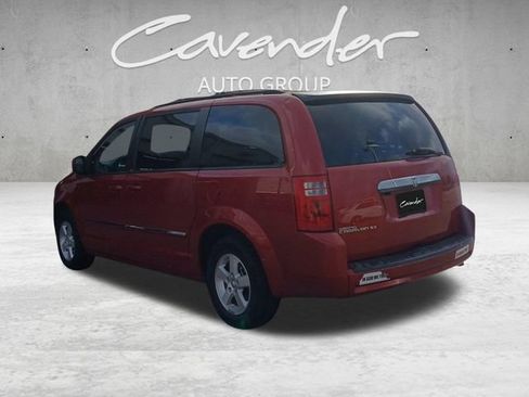 Used 2008 Dodge Grand Caravan SXT w/ Entertainment Group 2 FWD image 14
