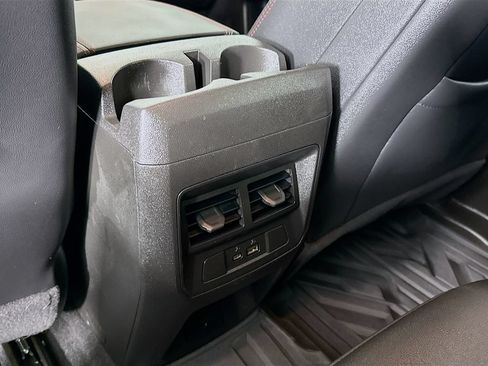 Used 2024 Chevrolet Colorado Z71 w/ Z71 Convenience Package 2 AWD/4WD image 29