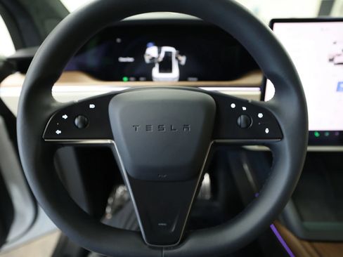 Used 2026 Tesla Model X AWD/4WD image 34