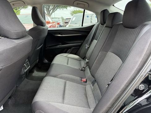 Used 2025 Toyota Camry SE FWD image 23