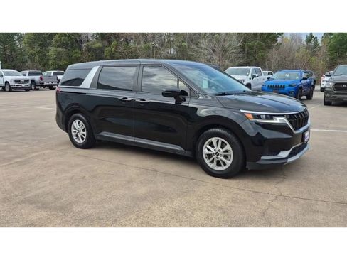 Used 2022 Kia Carnival LX image 2