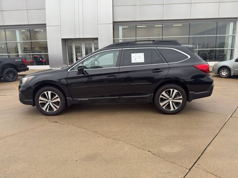 Used 2018 Subaru Outback 2.5i Limited image 2