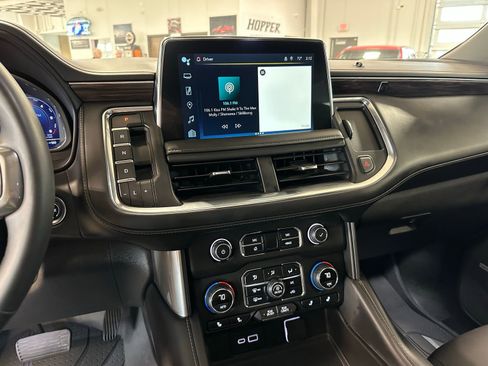 Used 2024 Chevrolet Suburban Z71 w/ Z71 Off-Road Package image 24