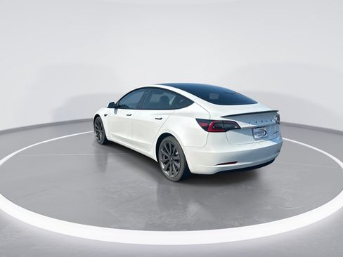 Used 2022 Tesla Model 3 Long Range AWD/4WD image 7